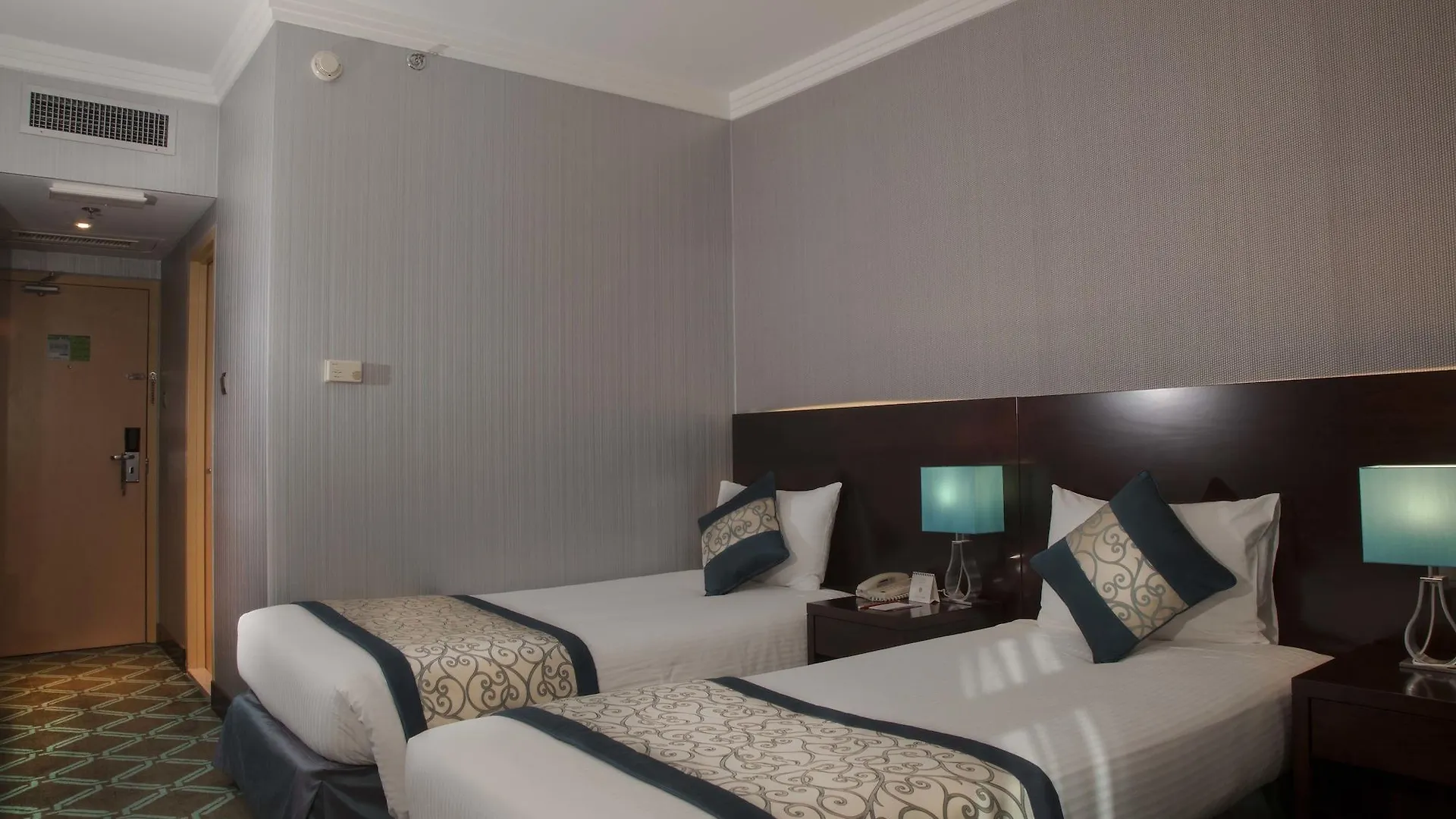 אבו דאבי Novel Hotel City Center