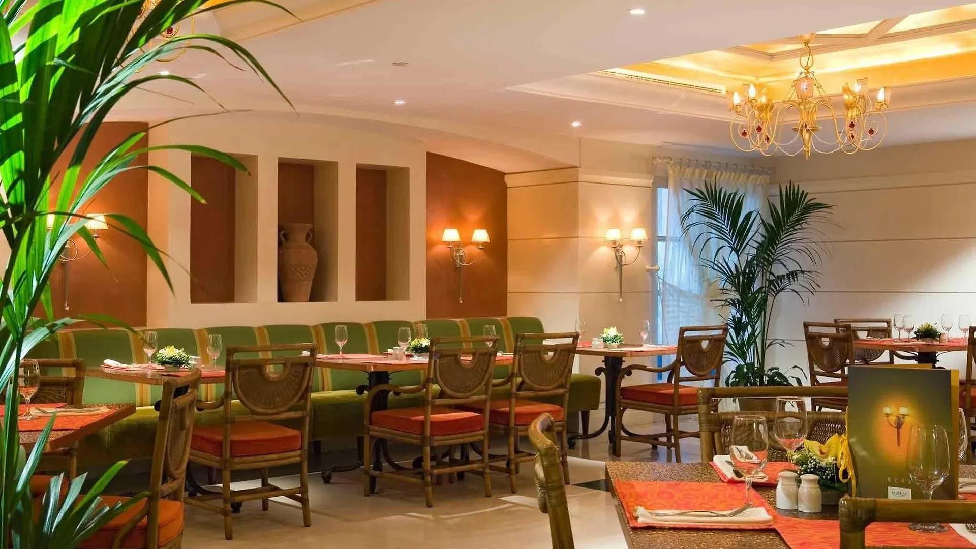 Novel Hotel City Center Abu Dhabi 4*,